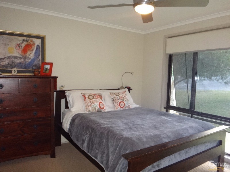 2  Fulmar Close, Mount Hutton NSW 2290