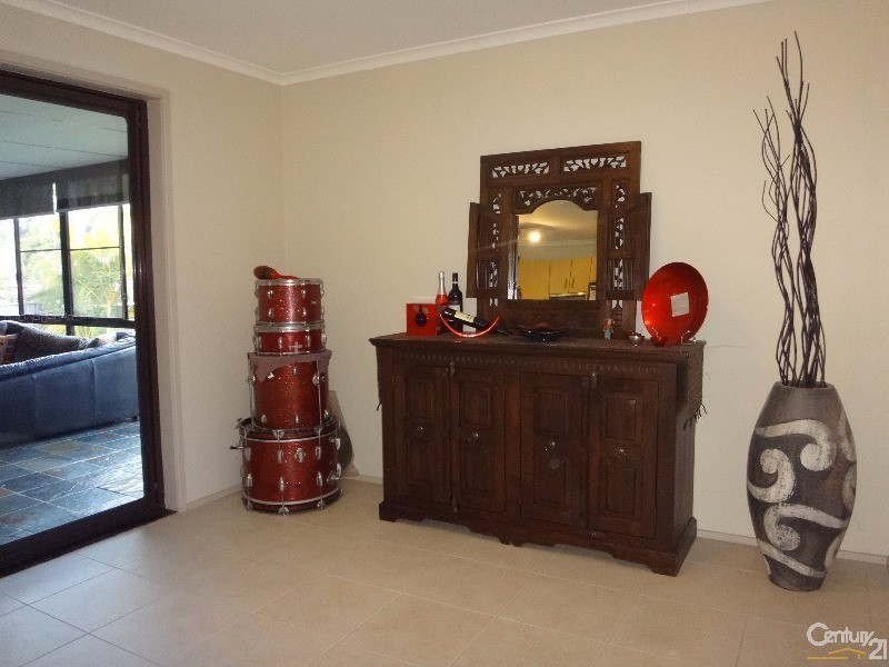 2  Fulmar Close, Mount Hutton NSW 2290