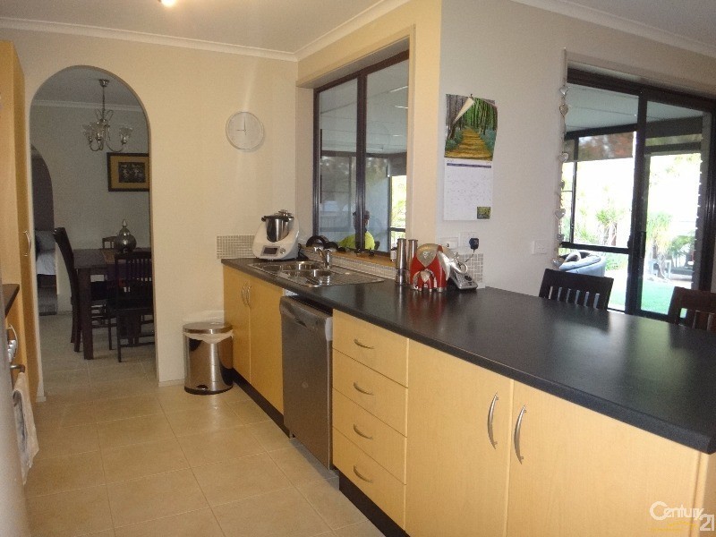 2  Fulmar Close, Mount Hutton NSW 2290