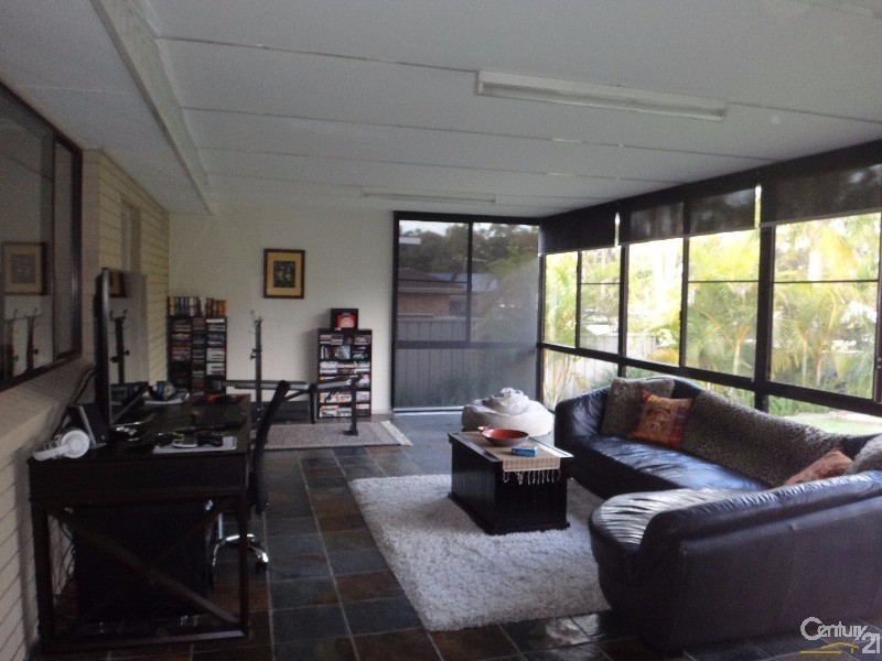 2  Fulmar Close, Mount Hutton NSW 2290