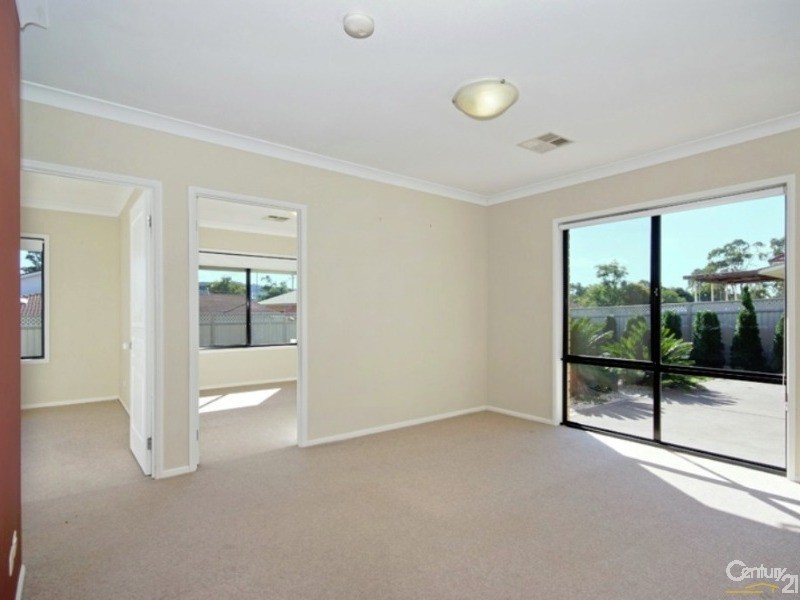 73 Yorston Street, Warners Bay NSW 2282