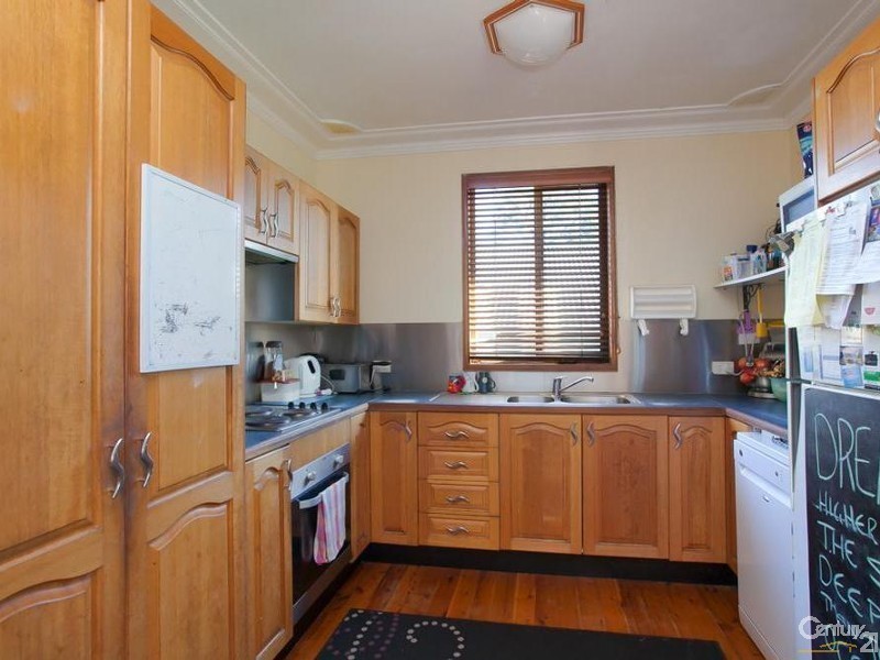 205 Warners Bay Road, Mount Hutton NSW 2290