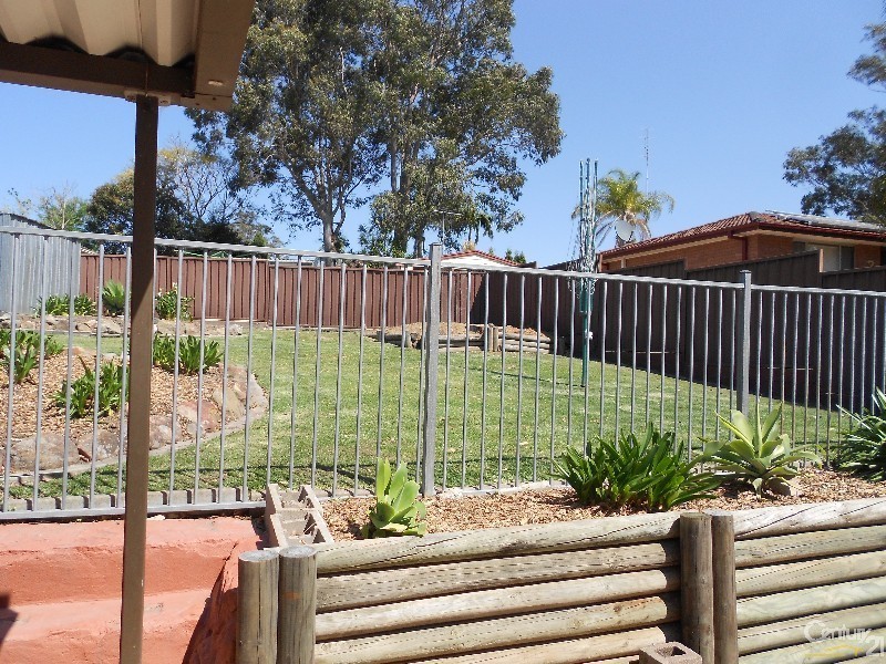 5 Bindowan Crescent, Maryland NSW 2287