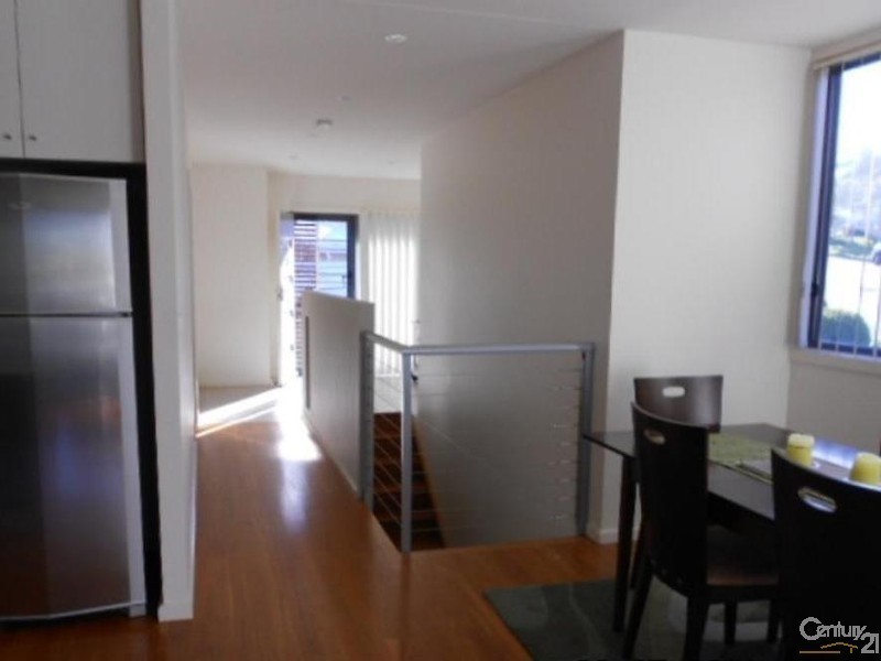 3/2 Gardner Street, Dudley NSW 2290