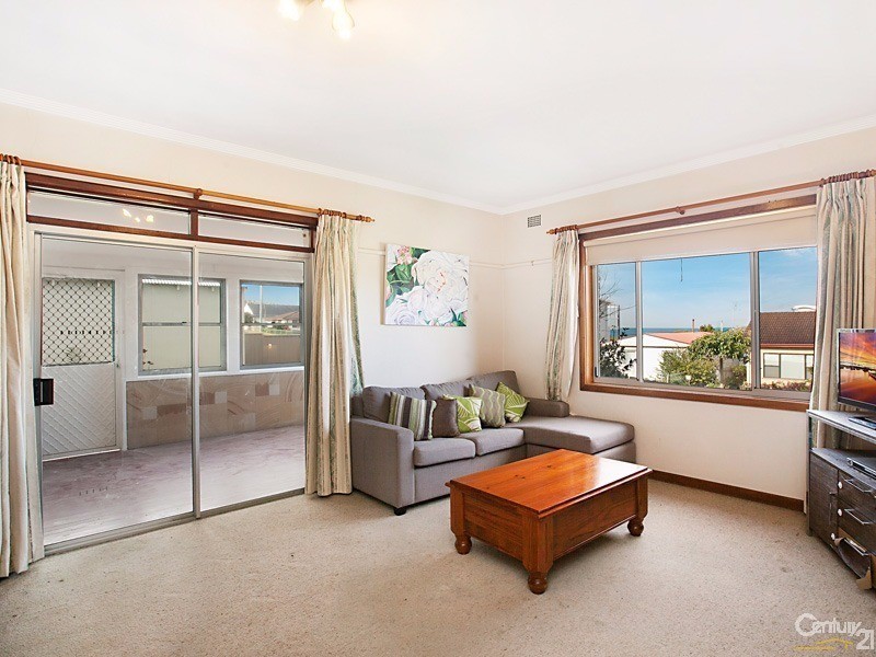 52 Hutchinson Street, Redhead NSW 2290