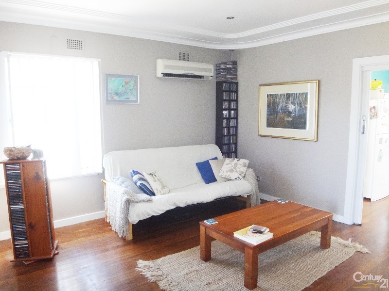 8 Tennent Road, Mount Hutton NSW 2290