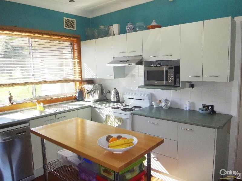 8 Tennent Road, Mount Hutton NSW 2290