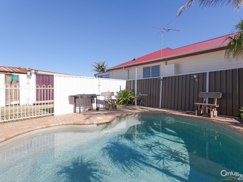 10 Flame Street, Gateshead NSW 2290