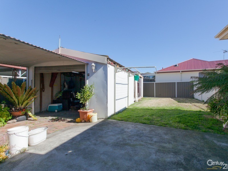 10 Flame Street, Gateshead NSW 2290