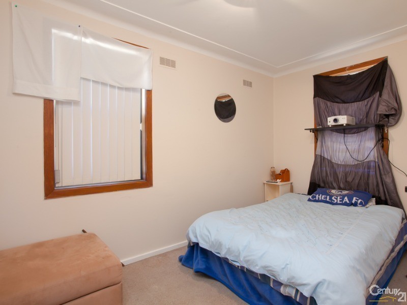 10 Flame Street, Gateshead NSW 2290