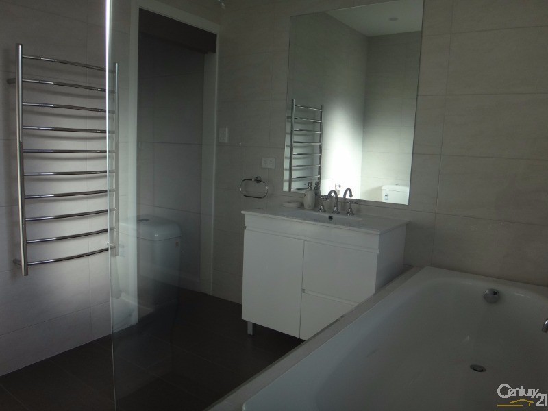 2 Minter Street, Valentine NSW 2280