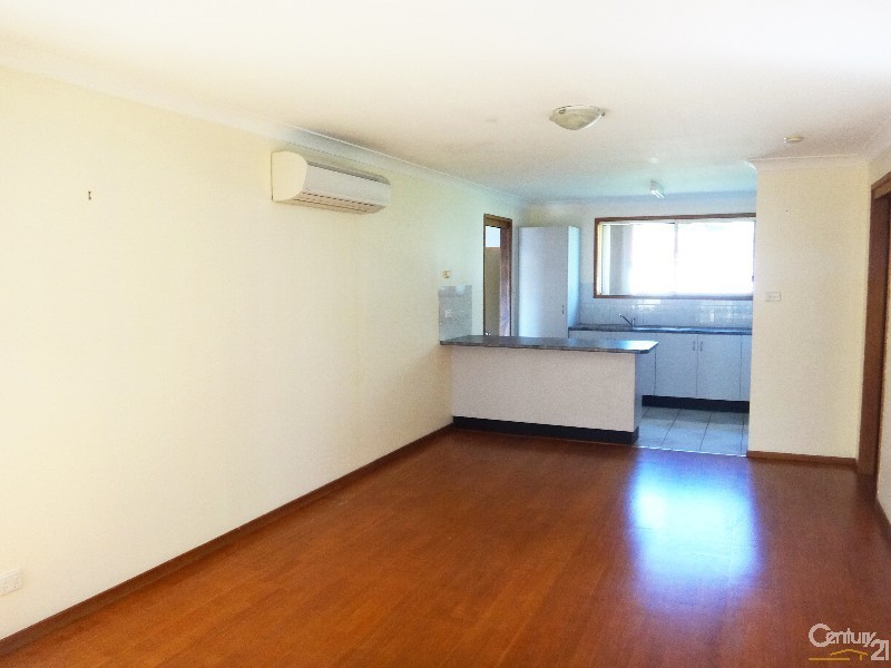 2/79  Albert Street, Warners Bay NSW 2282