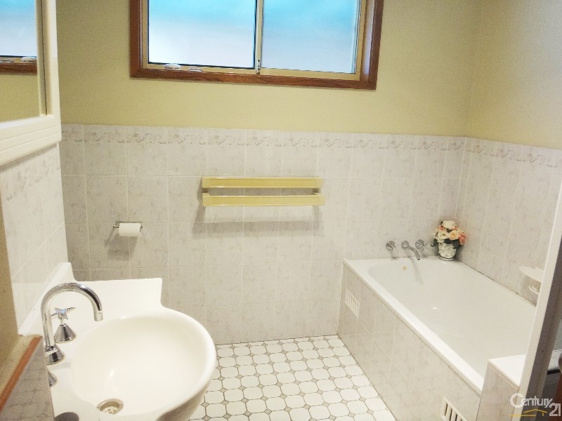 2/79  Albert Street, Warners Bay NSW 2282