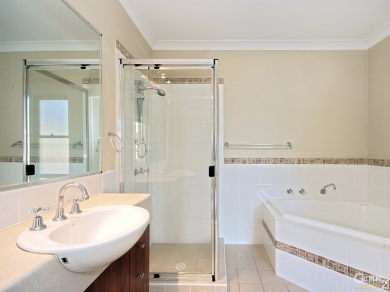 73 Yorston Street, Warners Bay NSW 2282