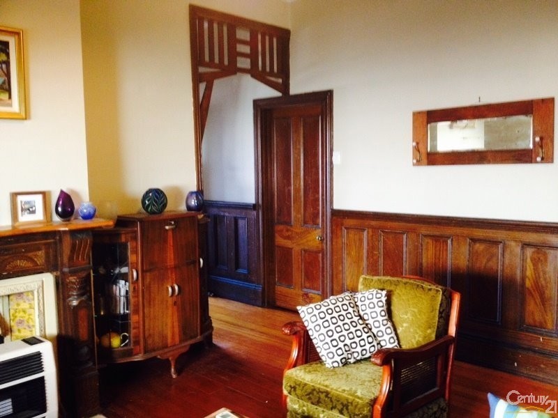 6 Gulliver Street, Hamilton NSW 2303