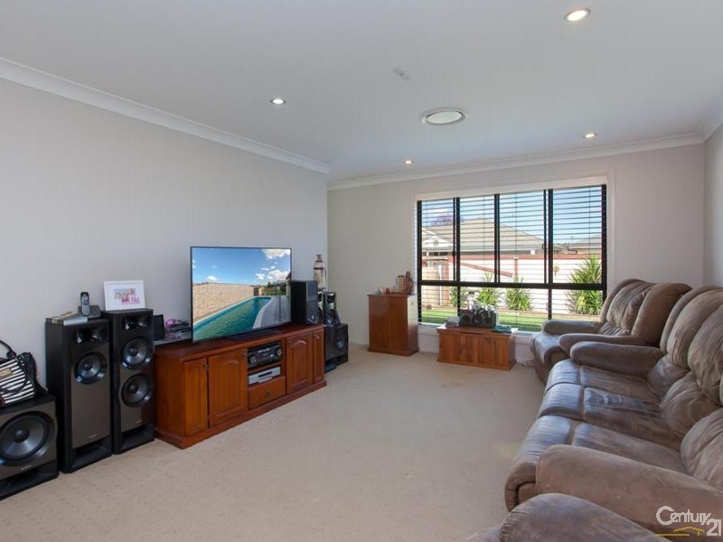 58 Streeton Drive, Metford NSW 2323