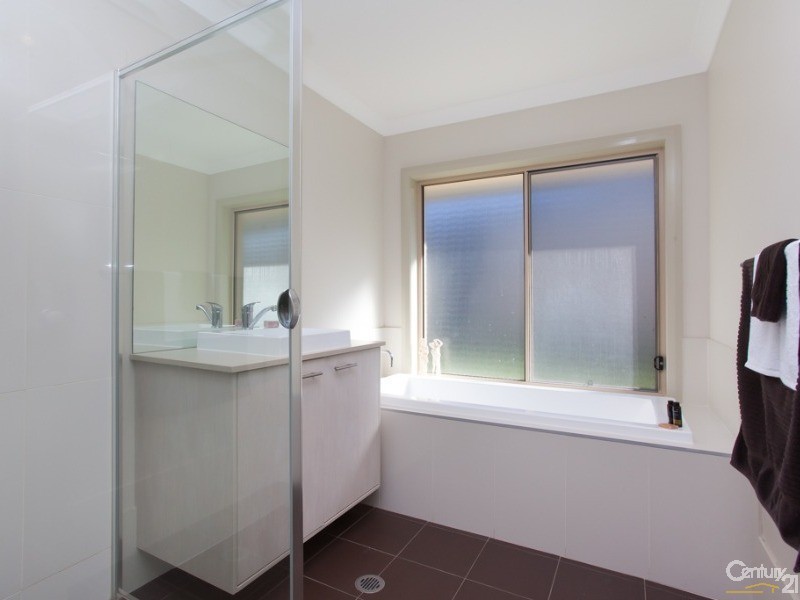 25 Auklet Road, Mount Hutton NSW 2290