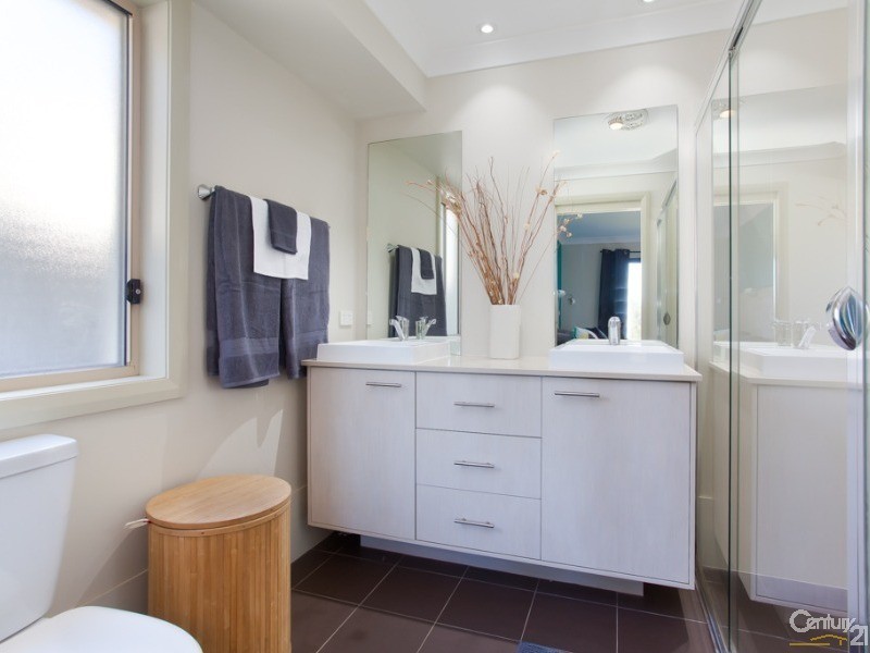 25 Auklet Road, Mount Hutton NSW 2290