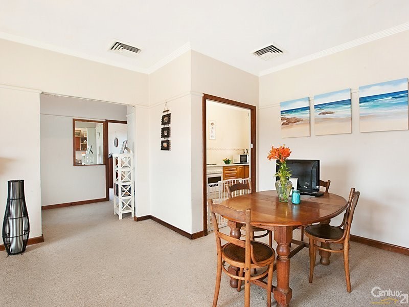 52 Hutchinson Street, Redhead NSW 2290