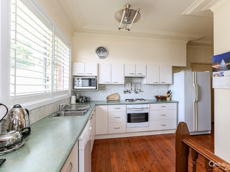 16 Elvidge Crescent, Kotara South NSW 2289