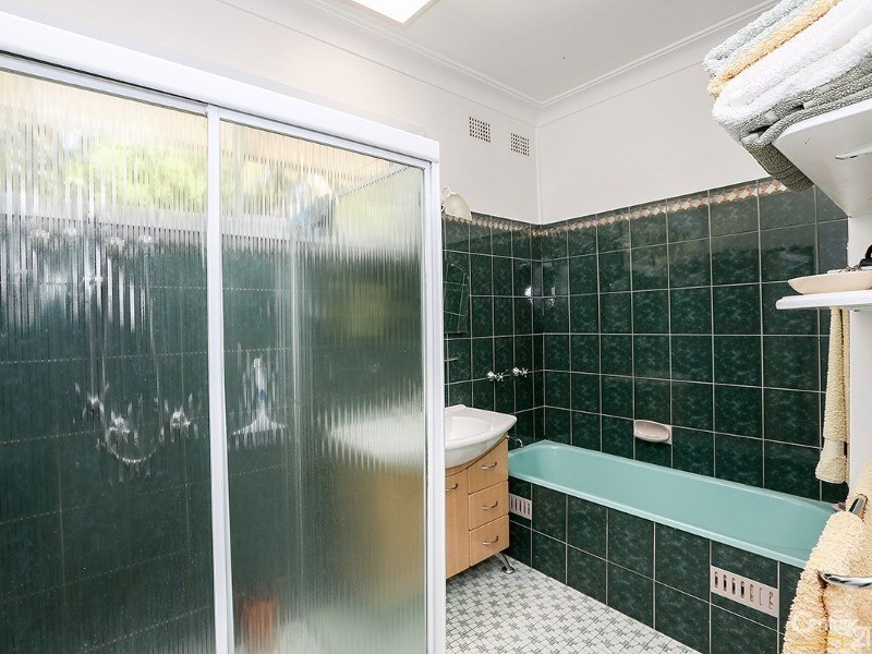 16 Elvidge Crescent, Kotara South NSW 2289