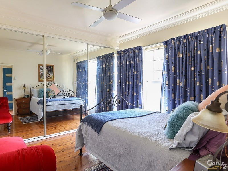 16 Elvidge Crescent, Kotara South NSW 2289