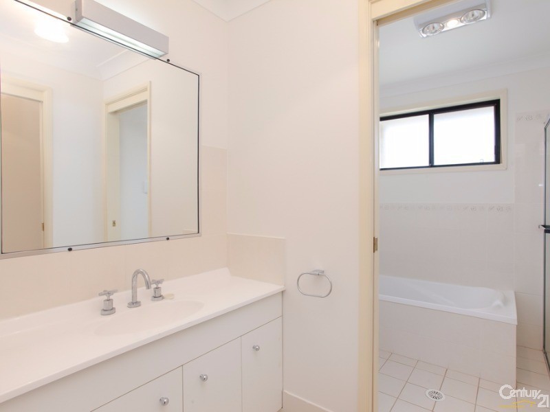 14 Hanover Road, Cameron Park NSW 2285