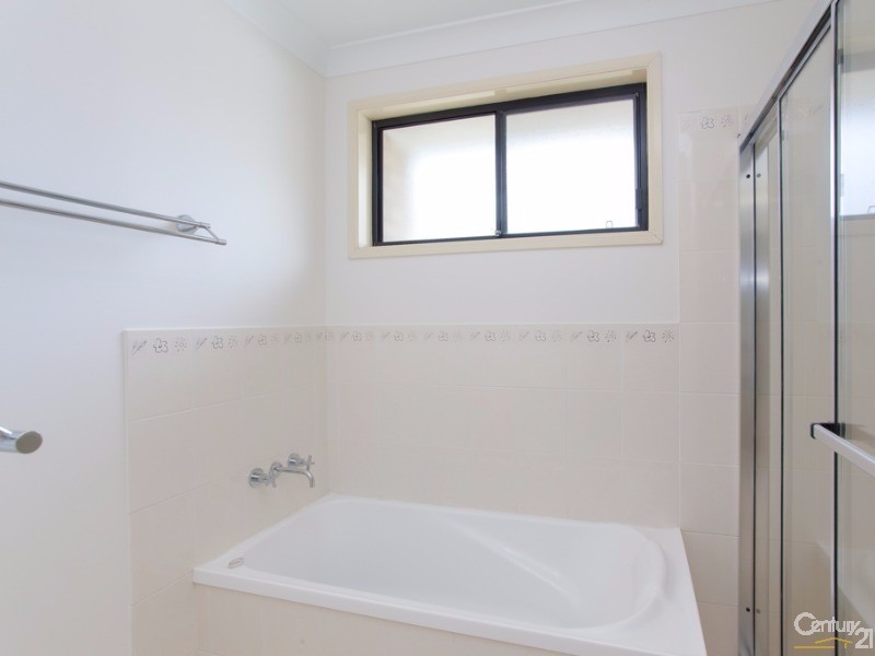 14 Hanover Road, Cameron Park NSW 2285