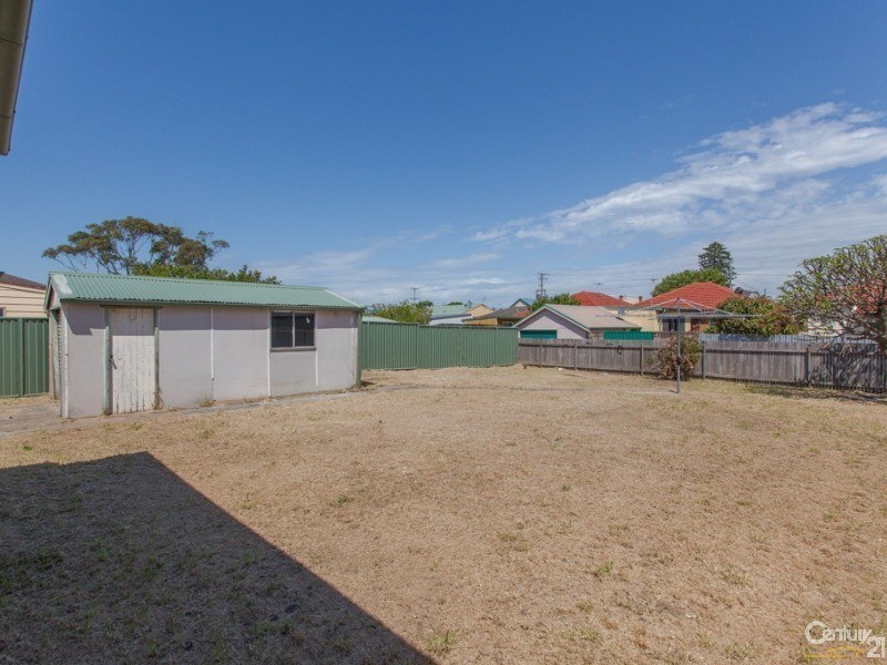 14 Pitt Street, Stockton NSW 2295