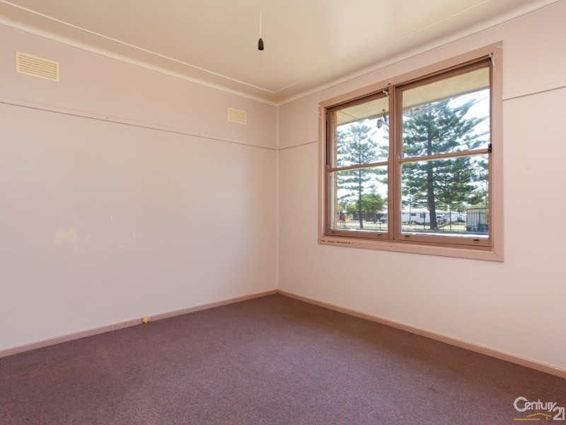 14 Pitt Street, Stockton NSW 2295