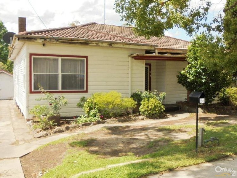 84 Rae Crescent, Kotara NSW 2289