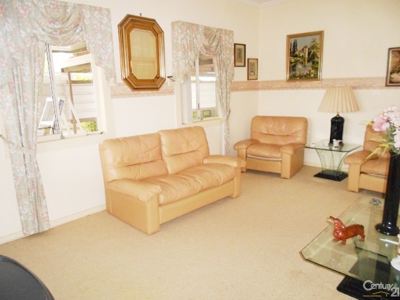 12 Vincent Street, Belmont North NSW 2280