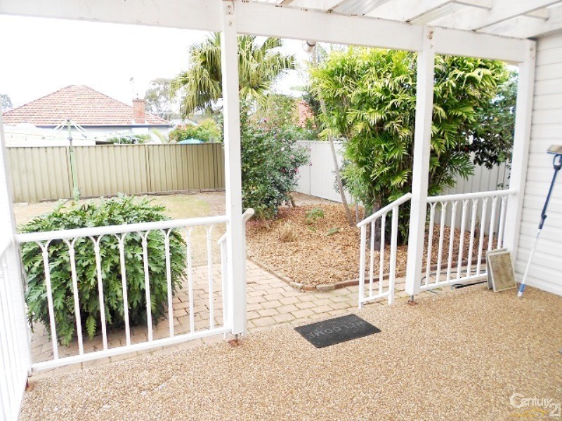 12 Vincent Street, Belmont North NSW 2280