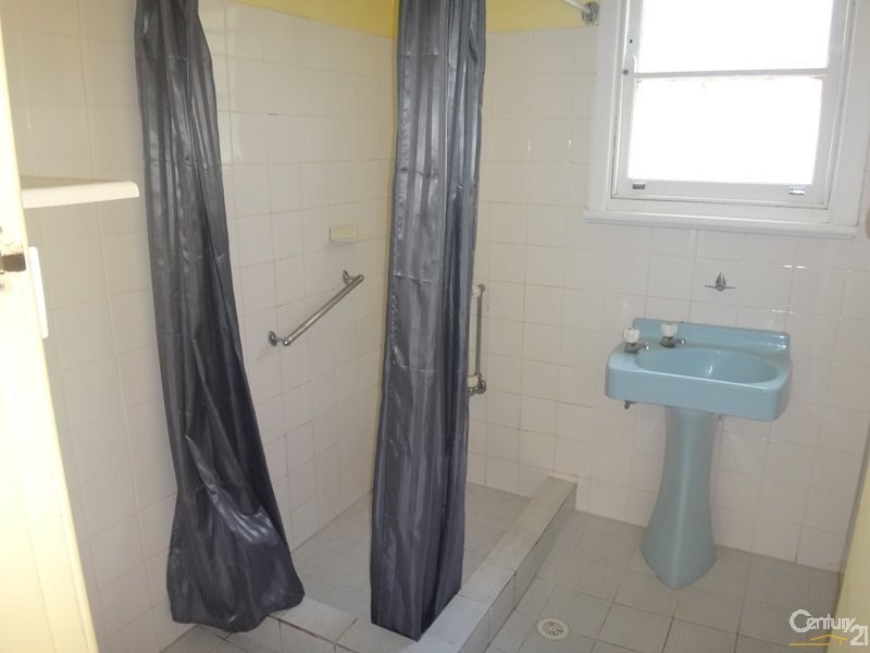 4 Kathleen Street, Cardiff NSW 2285