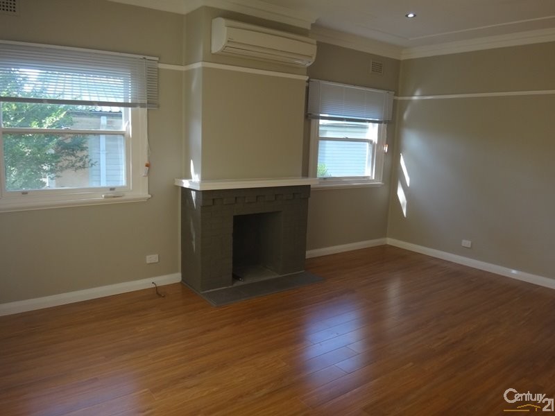 1 Lynette Place, Kotara NSW 2289