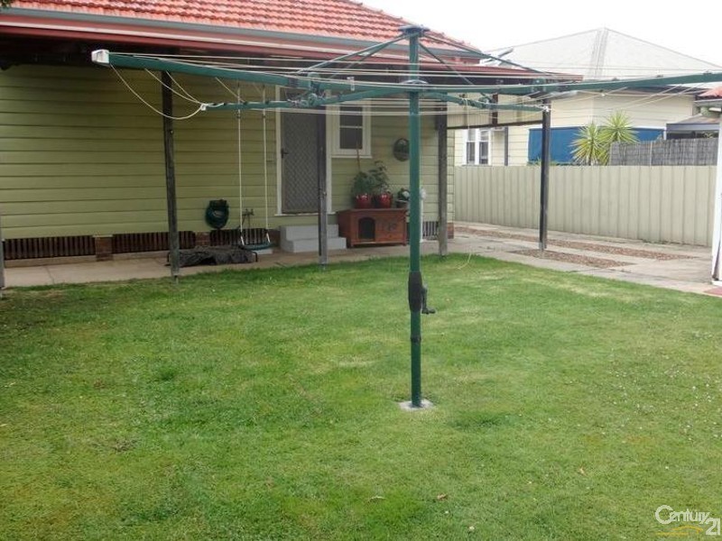 10 Mowbray Crescent, Adamstown NSW 2289