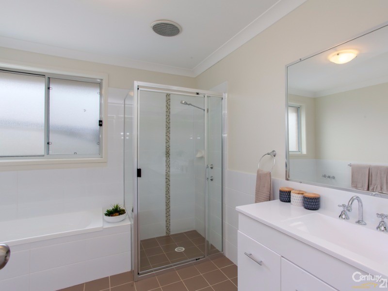 51 Cleveland Street, Cameron Park NSW 2285