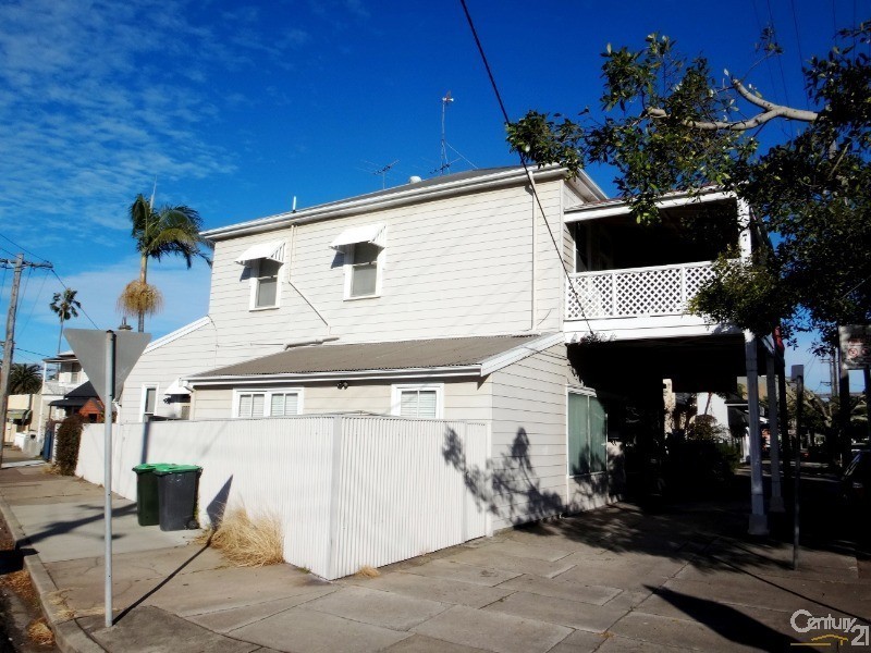 1/104-106 Young Street, Carrington NSW 2294