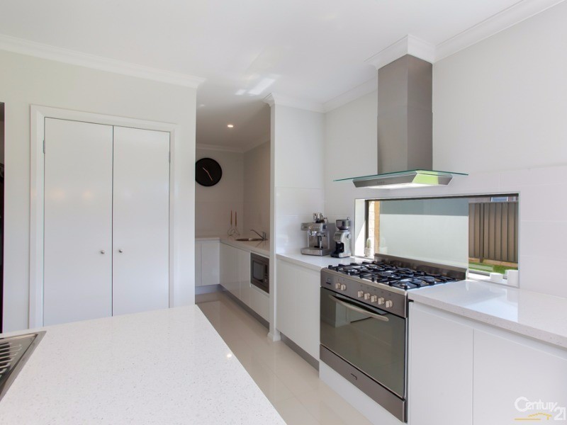 8 Providence Avenue, Fern Bay NSW 2295