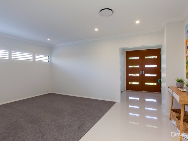 8 Providence Avenue, Fern Bay NSW 2295