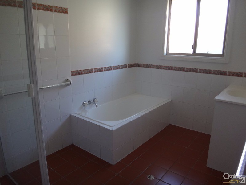 2/11 Floribunda Close, Warabrook NSW 2304