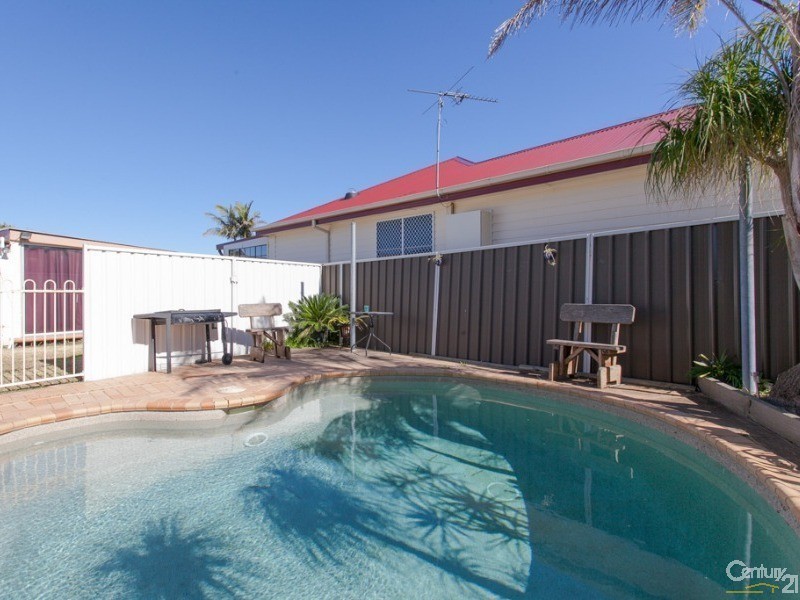 10 Flame Street, Gateshead NSW 2290