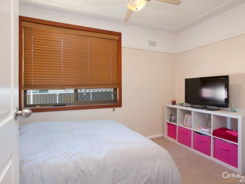 10 Flame Street, Gateshead NSW 2290