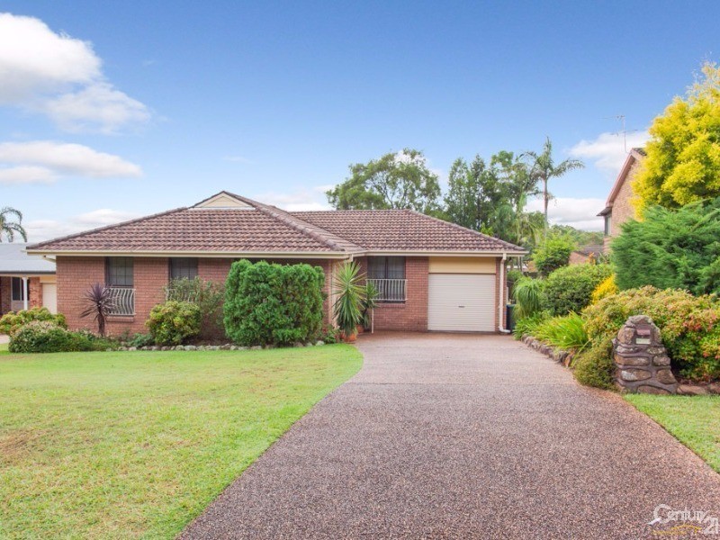 28 Ian Street, Eleebana NSW 2282