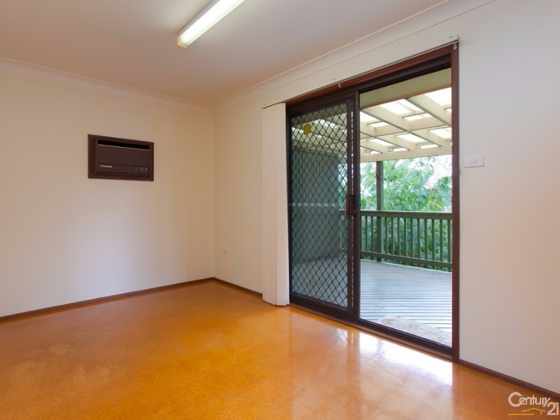28 Ian Street, Eleebana NSW 2282