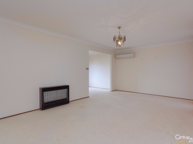 28 Ian Street, Eleebana NSW 2282