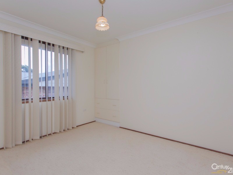 28 Ian Street, Eleebana NSW 2282