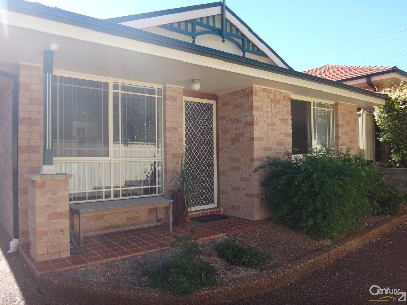 2/16 Teralba Road, Broadmeadow NSW 2292