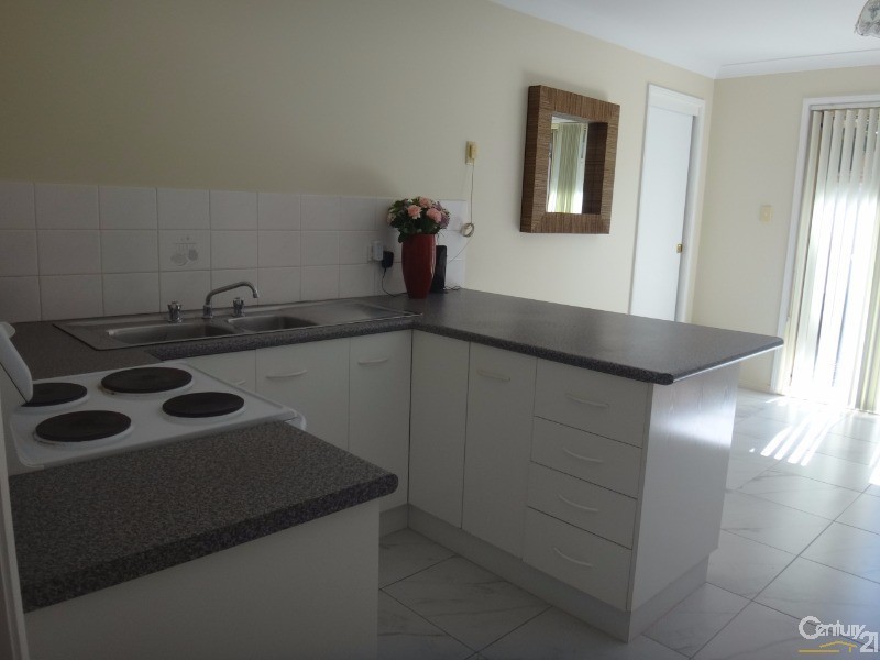 2/16 Teralba Road, Broadmeadow NSW 2292