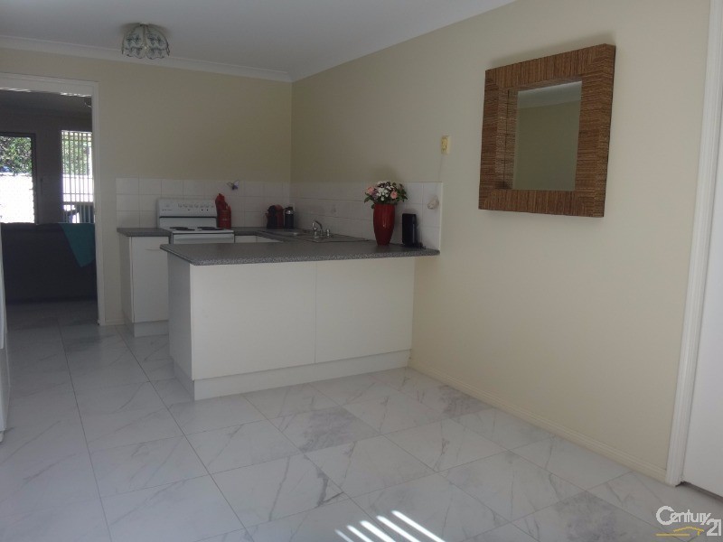 2/16 Teralba Road, Broadmeadow NSW 2292